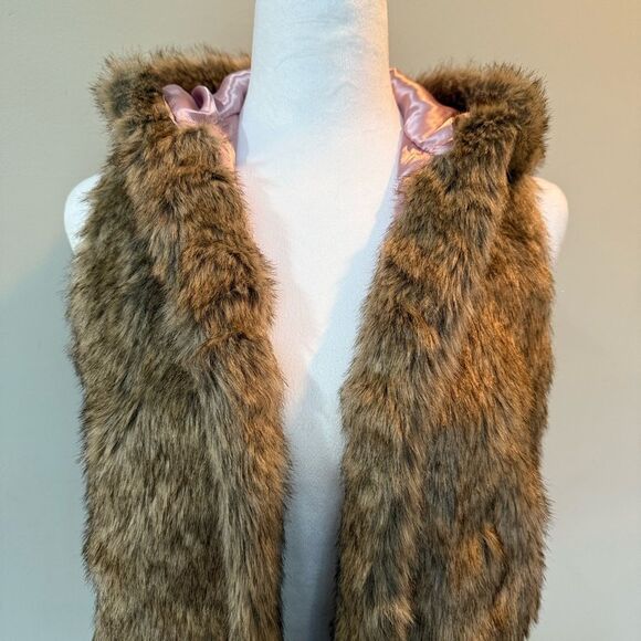Abercrombie & Fitch Tan Faux Fur hooded Vest - Picture 4 of 7